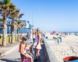One can spot young crowds sunbathing, playing beac One can spot young crowds sunbathing, playing beach sports, and bar hopping near the Crystal Pier locality. There are numerous shops, bars, hotels, an